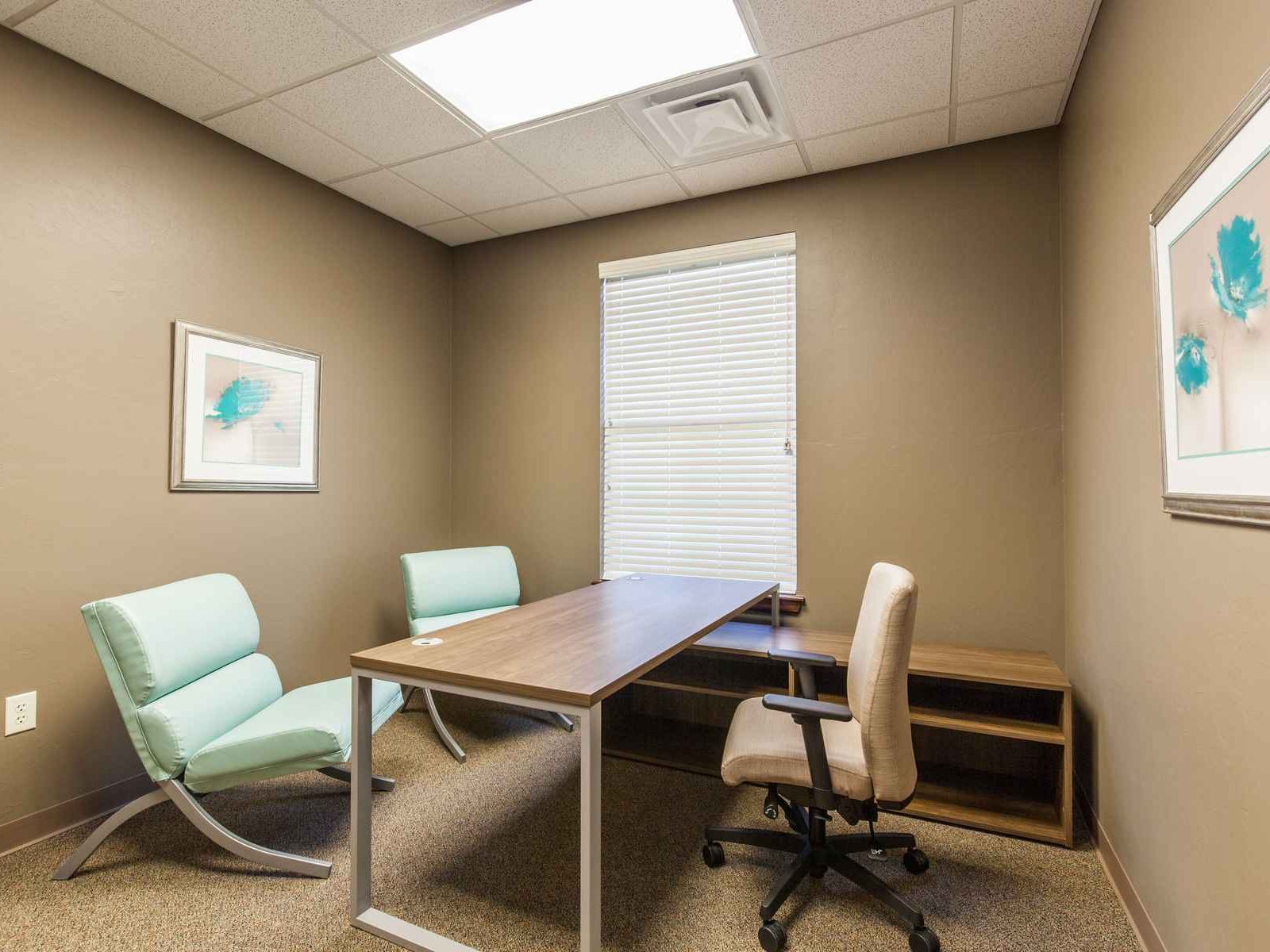 Mon Abri Business Center - Hourly Meeting Room