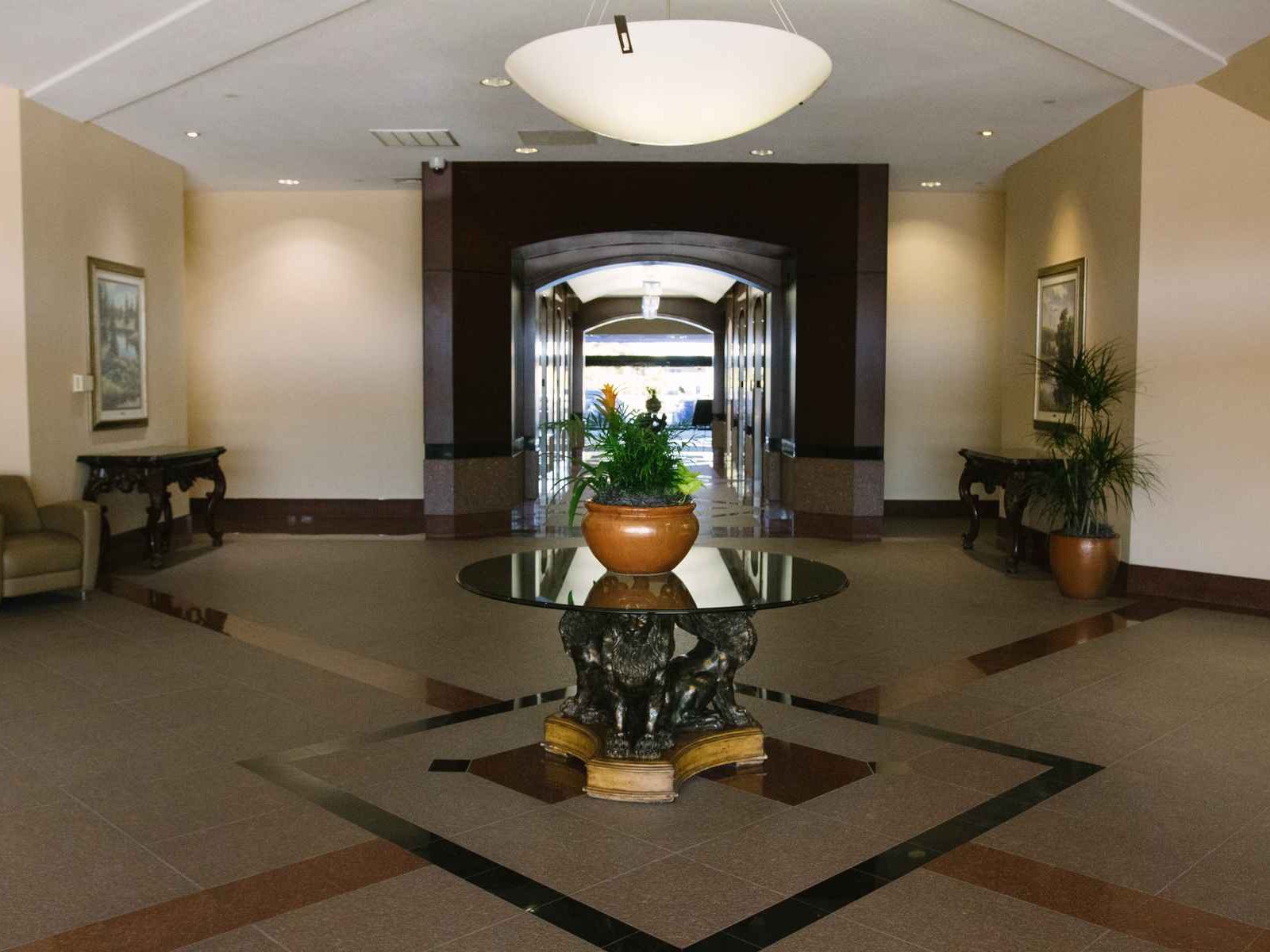 Union Plaza Business Center - Lobby